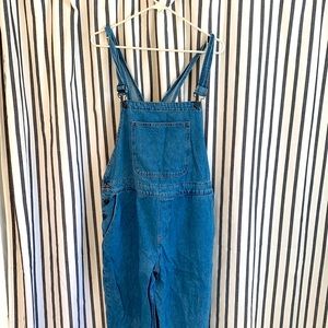 Never worn! Overalls. By Noisy May. Size : XL